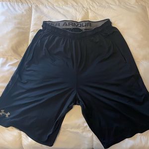 Mens UnderArmour M Heatgear Shorts Like New
